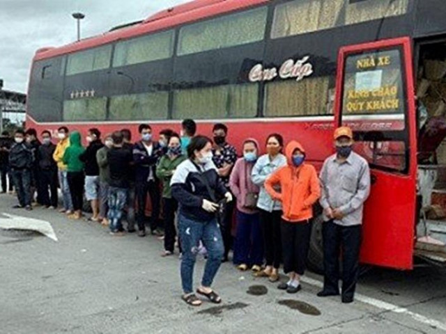 Bình Thuận thông tin xe khách chở 30 người bị CSGT Hà Nội giữ