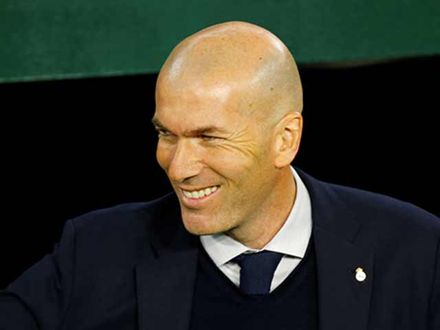 Juventus “đi đêm” mời Zidane làm thầy Ronaldo, Real sững sờ ngỡ bị phản
