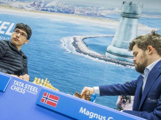 Rúng động cờ vua, thần đồng 16 tuổi đánh bại Vua cờ Carlsen