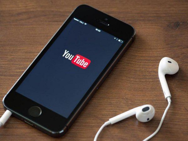 Làm thế nào để nghe nhạc YouTube khi màn hình đã tắt trên iPhone?