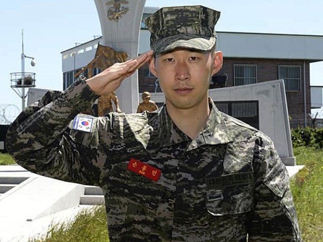 Nóng: Son Heung Min xuất ngũ, nhận huân chương vì thành tích xuất sắc nhất