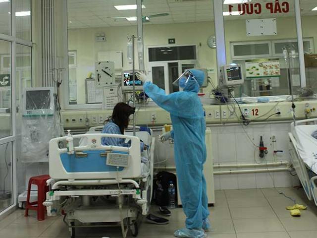 Bác ruột của bệnh nhân số 17 ở Trúc Bạch, Hà Nội hồi phục thần tốc