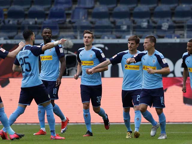 Video highlight trận Frankfurt - Monchengladbach: Đại tiệc 4 bàn, tiếp tục đua vô địch