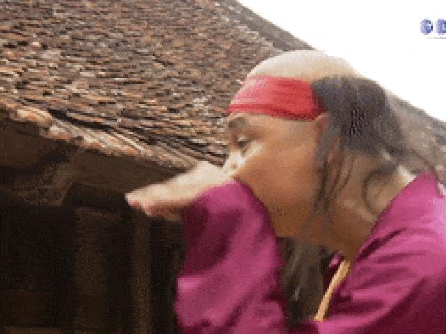 Chàng trai lái xe ôm, làm phụ hồ giờ là sếp lớn, khiến danh hài cát-xê 8 tỷ phải ”kiêng nể”