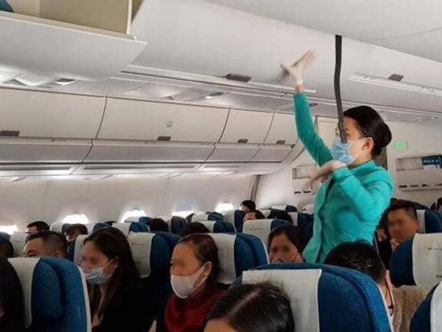 Nữ khách làm loạn trên máy bay chỉ vì chuyện dựng thẳng ghế
