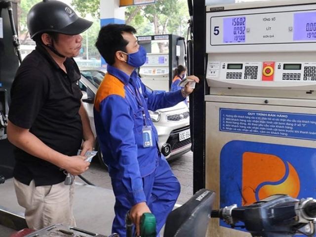 Bộ trưởng Trần Tuấn Anh nói gì về thông tin găm hàng xăng dầu chờ tăng giá?