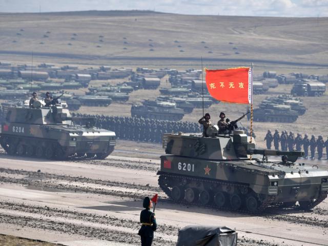Trung Quốc và Ấn Độ điều 1 vạn quân tới khu vực tranh chấp