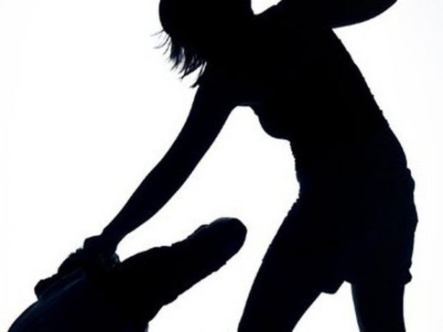 Vợ dùng dao đâm chết chồng vì bị đánh