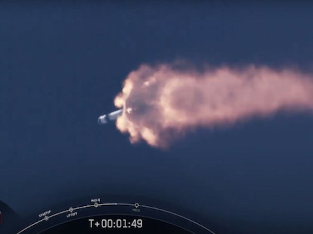 SpaceX thực hiện thành công chuyến bay lịch sử đưa người vào không gian