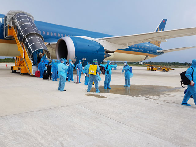 Cách ly hơn 340 công dân từ Singapore về sân bay Cần Thơ