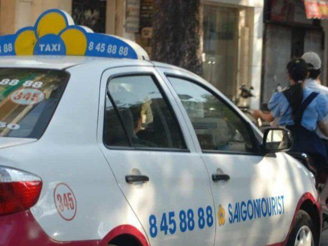 Lá đơn của cổ đông lớn tiết lộ ”khủng hoảng” của hãng taxi Saigontourist