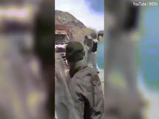 Video, hình ảnh binh sĩ Trung Quốc - Ấn Độ ẩu đả đổ máu cho thấy điều gì?
