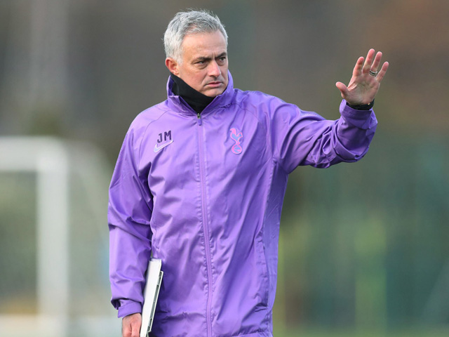 Tin nóng nhất Ngoại hạng Anh 19/6: Mourinho xác nhận 3 SAO đá chính đấu MU