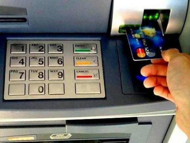 Cách hoạt động của một chiếc máy ATM