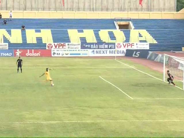 Sững sờ V-League: Thanh Hóa ”đen không điểm dừng” suốt hơn 20 phút