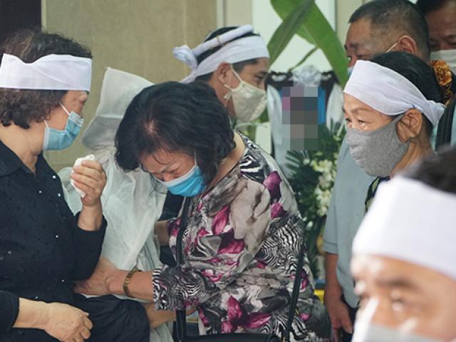 Người thân khóc nghẹn trong đám tang 4 nạn nhân tử vong sau vụ cháy ở Hà Nội