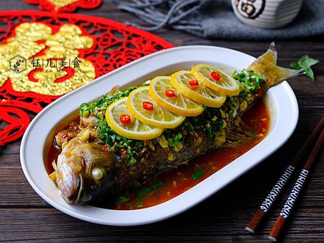 Cá hấp với thứ này đảm bảo không tanh, ngon khó cưỡng