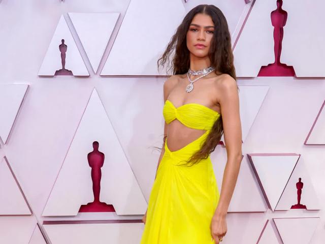 Xu hướng mùa hè gợi mở từ phong cách váy vai trần xâm chiếm giải Oscar 2021
