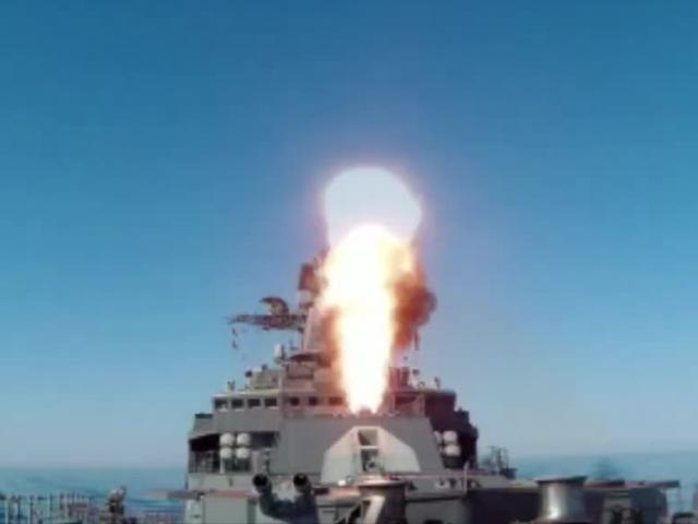 Choáng ngợp màn thử tên lửa trên biển của Nga