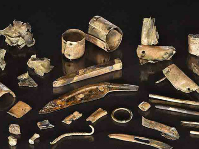 Khai quật hàng đống ”ve chai”, hóa ra kho tiền cổ vô giá 2.300 tuổi
