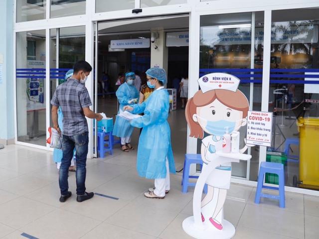 Ban Chỉ đạo Quốc gia phòng chống dịch COVID-19: Khẩn trương giãn cách và xét nghiệm tại bệnh viện