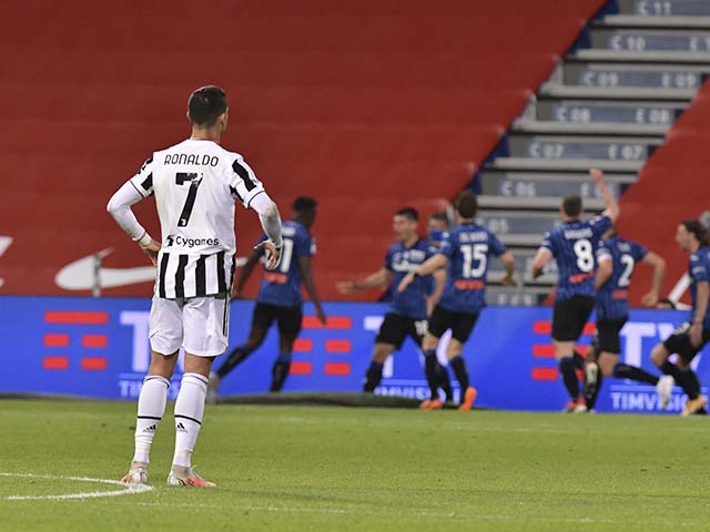Juventus bị hạ bệ ở Serie A: Mourinho trở lại, ”Lão bà” nguy cơ chỉ dám đua top 4