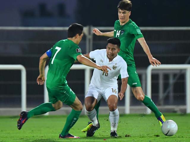 ĐT Thái Lan thua tan nát Uzbekistan, run rẩy đua vé World Cup cùng Việt Nam