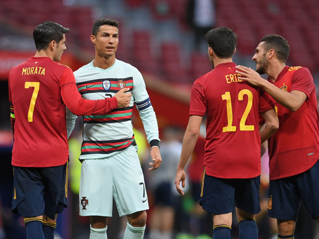 Video Tây Ban Nha - Bồ Đào Nha: Ronaldo câm nín, xà ngang oan nghiệt