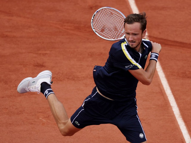 Video tennis Medvedev - Garin: Set 3 kịch tính, phục thù thành công (Roland Garros)