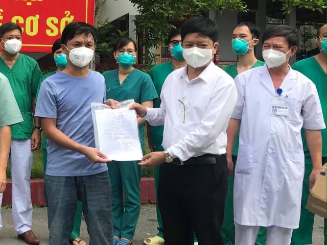 Bệnh nhân COVID-19 nặng chia sẻ cảm xúc sau khi trở về từ ”cửa tử”