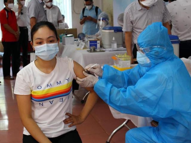 22 nhân viên y tế BV Bệnh Nhiệt đới TP.HCM mắc COVID-19: Cảnh giác dù đã tiêm đủ 2 mũi vắc-xin