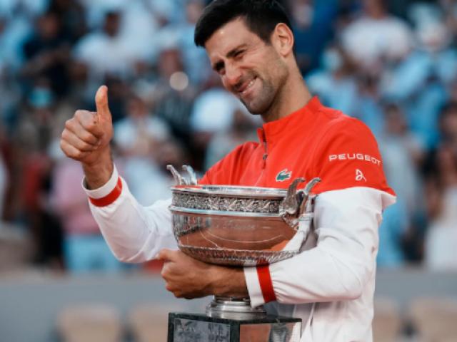 Djokovic ngược dòng vô địch Roland Garros lập mưa kỷ lục, Nadal - Federer âu lo