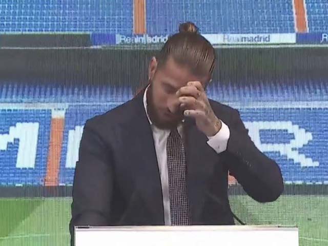 Sergio Ramos khóc trong ngày chia tay, tố Real Madrid “lật lọng” vụ hợp đồng