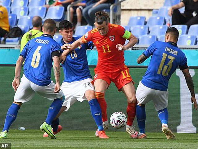 Trực tiếp bóng đá Italia - Xứ Wales: Pessina mở tỉ số trận đấu (EURO)
