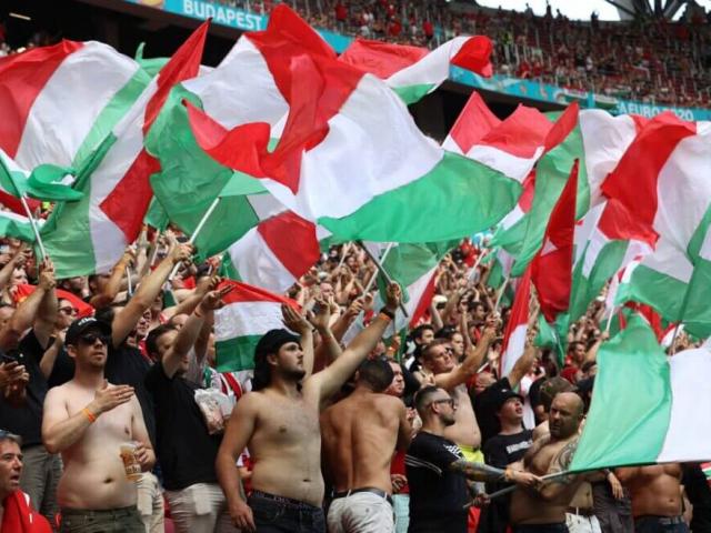 EURO 2020: Vì sao dám để hơn 6 vạn CĐV không khẩu trang ngồi kín sân trận Pháp-Hungary?