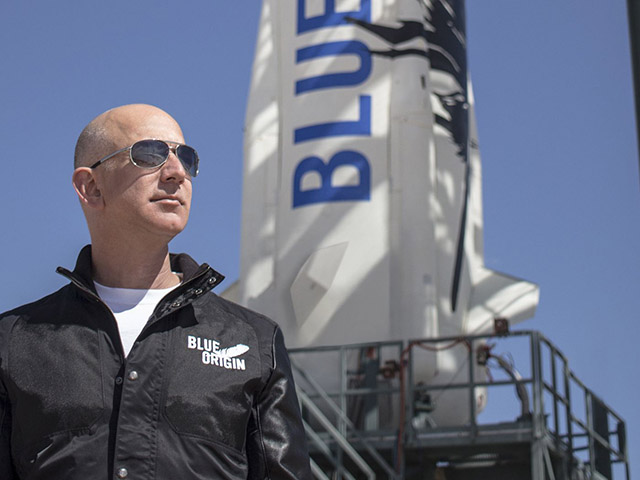Đơn yêu cầu Jeff Bezos không trở lại Trái đất nhận được gần 100.000 chữ ký