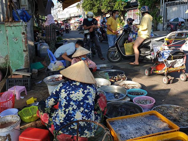 TP.HCM tìm người từng đến chợ có chuỗi 43 ca mắc COVID-19 ở Bình Tân