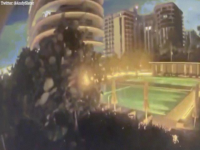 Video: 55 căn hộ của tòa nhà 12 tầng bất ngờ sập xuống như ”bị đánh bom” ở Mỹ