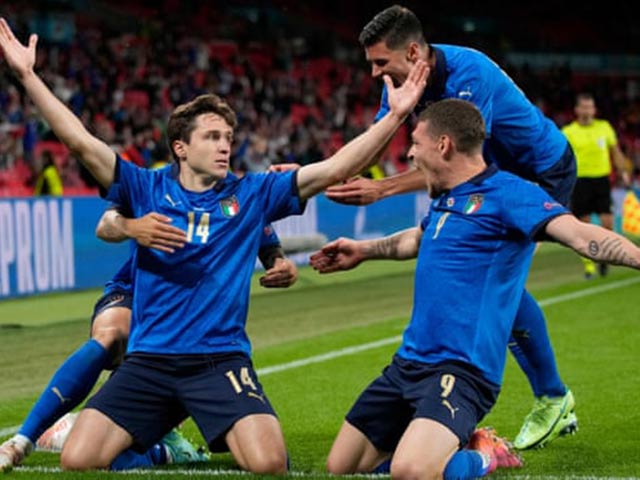 SAO Italia ghi tuyệt phẩm EURO đẹp như Bergkamp, 3 cú chạm bóng siêu đẳng