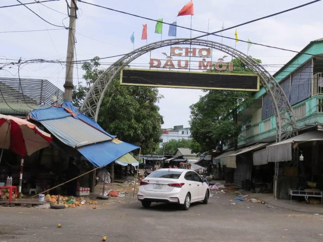 Phạt 3 người từ chợ đầu mối ở Nghệ An về Hà Tĩnh không khai báo