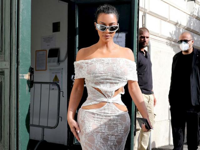 Kim Kardashian bị la ó vì bất chấp quy định trang phục tại vùng đất thánh Vatican