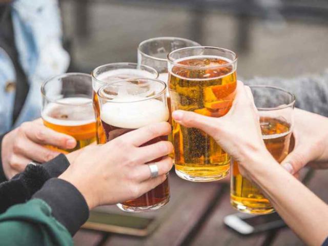 Uống bia mang lại 8 lợi ích sức khỏe tuyệt vời nếu tuân thủ nguyên tắc này