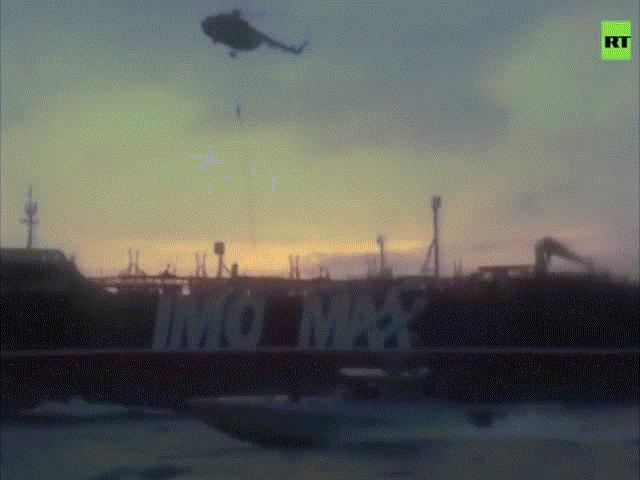 Kịch tính trực thăng, tàu cao tốc Iran vây bắt tàu chở dầu Anh
