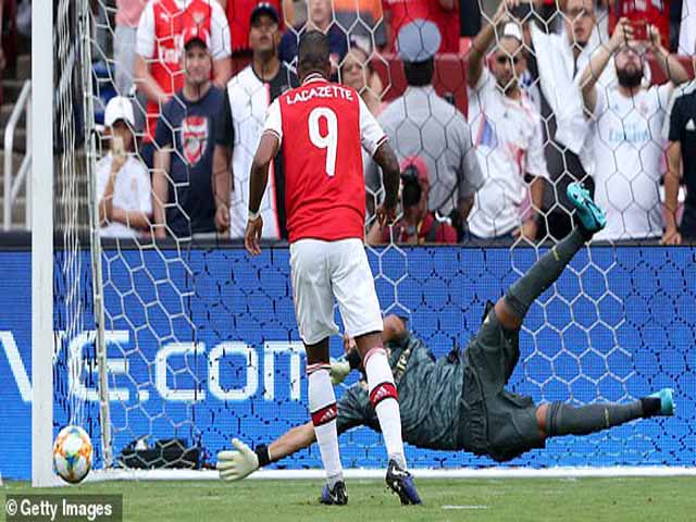 Real Madrid - Arsenal: 2 thẻ đỏ, 4 bàn thắng & nghẹt thở màn ”đấu súng”