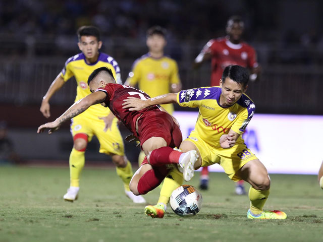TPHCM - Hà Nội ”chung kết sớm” V-League: Va chạm máu lửa, liên tục nằm sân
