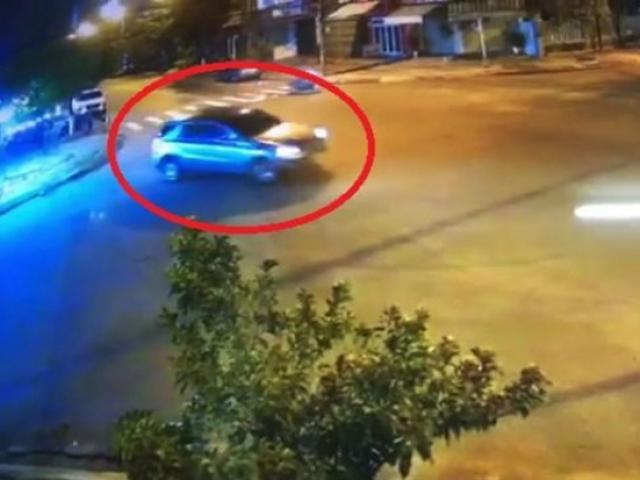 Tài xế xe Mercedes ”làm xiếc” gây náo loạn ở Đà Nẵng bị phạt 17 triệu