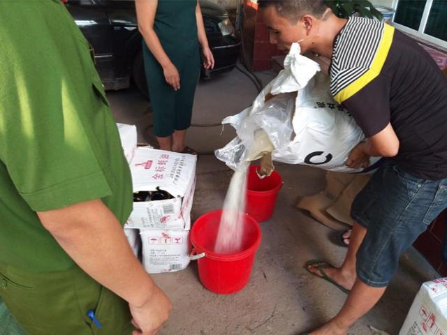 Bắc Giang bắt giữ 1 tấn bột làm bánh trung thu nhập lậu