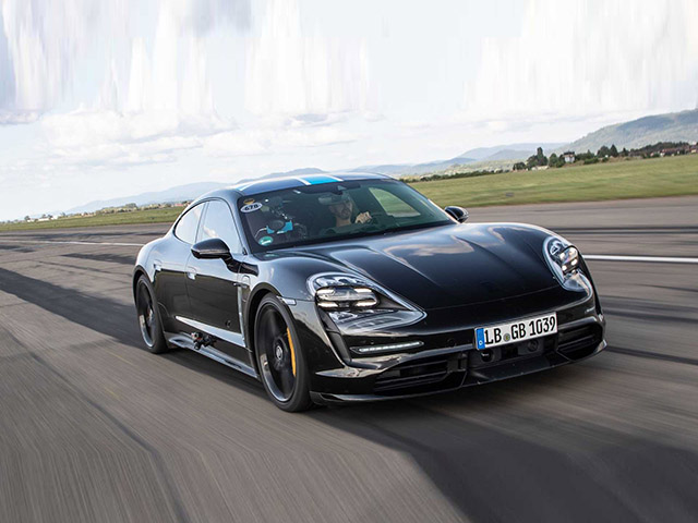 Sedan chạy điện Porsche Taycan EV 2020 sẽ trình làng vào tháng 9 tới đây