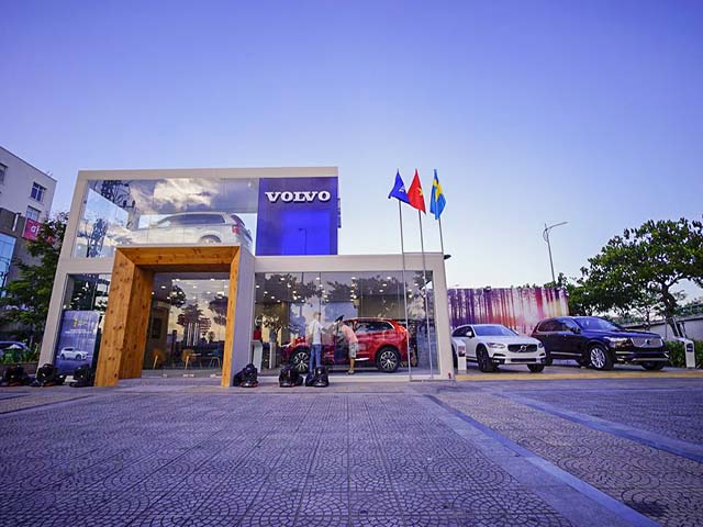 Volvo Việt Nam mang showroom di động đến hai TP. Lào Cai và Vinh