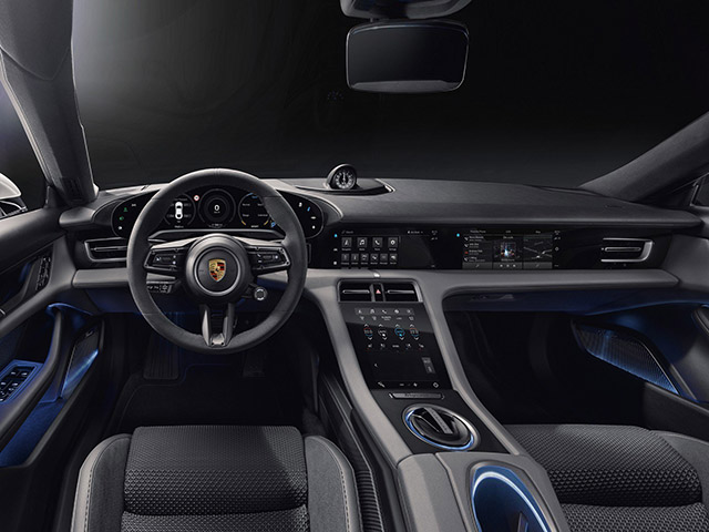 Xe điện Porsche Taycan lộ hình ảnh nội thất đầy công nghệ với 04 màn hình kỹ thuật số